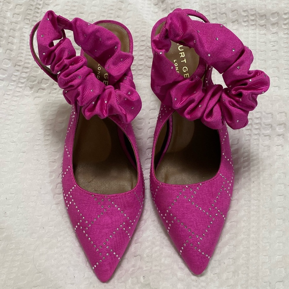 Kurt Geiger London Countess Ankle Scrunchie Pump
